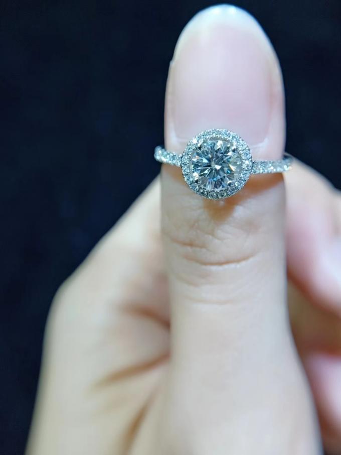 Vitamoss Moissanite diamond ring in white gold for engagement ring from factory